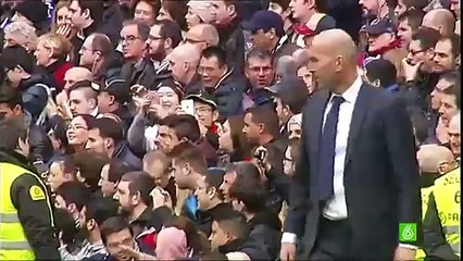 Cristiano Ronaldo, muy atento a las indicaciones de Zinedine Zidane ante Athleltic Club