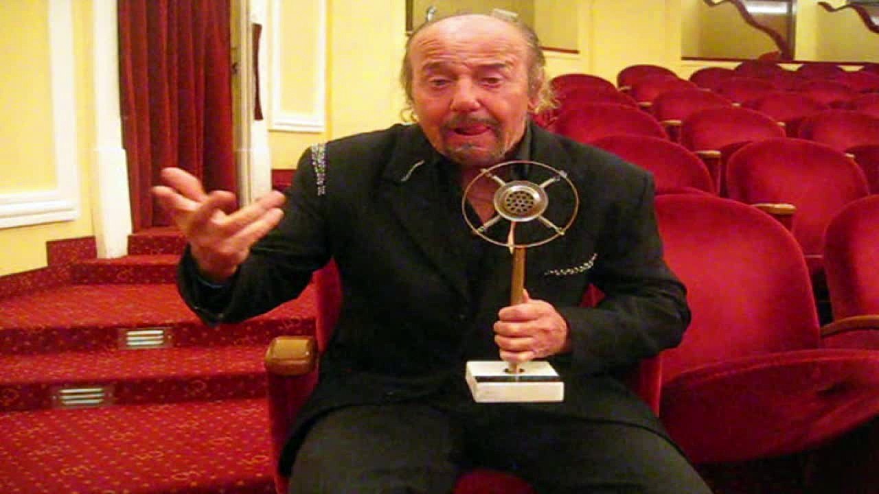 Sanremo 2016 Faccio il valletto e non sono Gabriel Garko...ahahah..