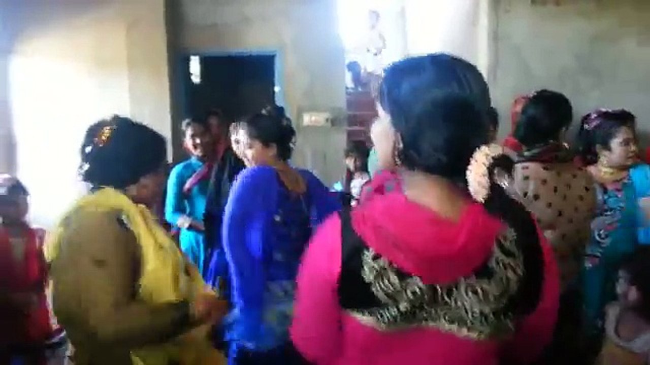 বাংলাদেশী মাগীদের লেন্টা হয়ে লাগালাগি ও নাচা নাচি দেখুন 2016 Rohingya dance রোহিঙ্গা বিয়ের নাচ