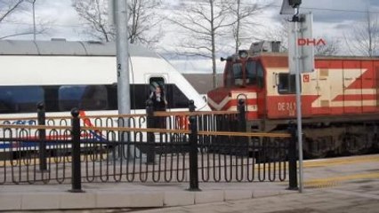 Sakarya Hızlı Tren Elektrik Kesintisine Takıldı-Aktuel Görüntü -1