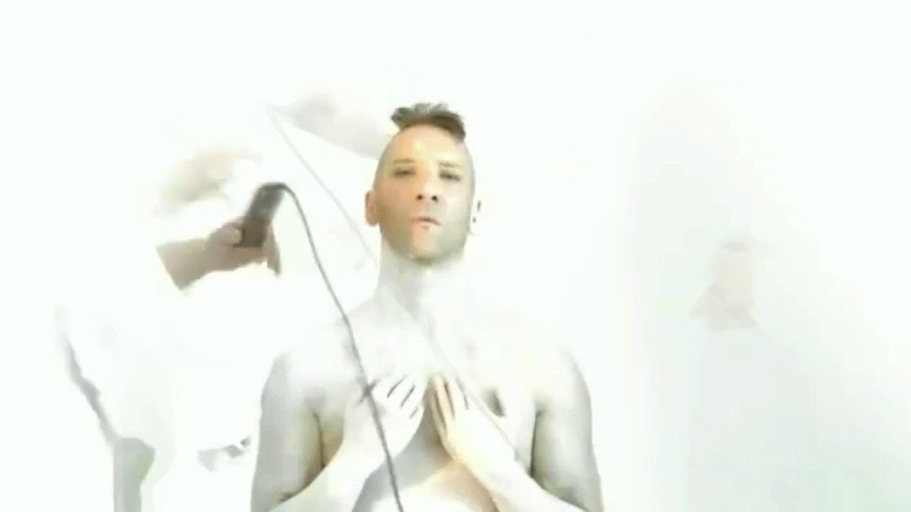 long to bald for this singer