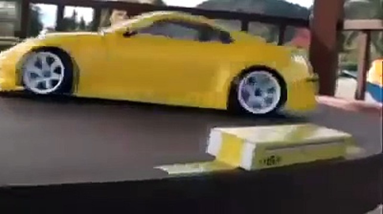 Убойный дрифт. Игрушечные машинки. Очень круто)