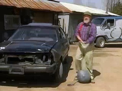 Man was Driving On Three Wheels, How Is This Possible ? - Desi Girls Video