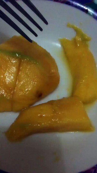 syahfira angela  -  makan puding dulu guys!