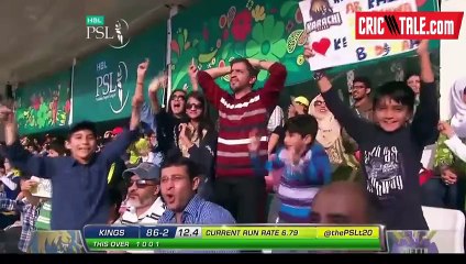 Check Out Rreaction of Viv Richard on Ahmad Shahzad's Catch of Malik  - Video Dailymotion