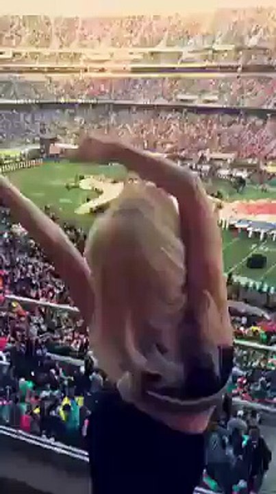 Lady Gaga dancing to Madonna's "Express Yourself" during the Super Bowl 50 Half Time Show!