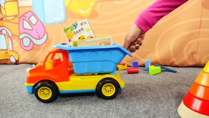 Çocuk filmi Yeni oyuncaklarımız var Onları birlikte açalım