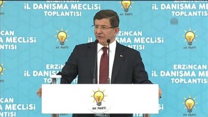 Davutoğlu: "O Sloganlara Sessiz Kalan, Hatta Arka Çıkan Disk Yöneticilerini de Kınıyorum"