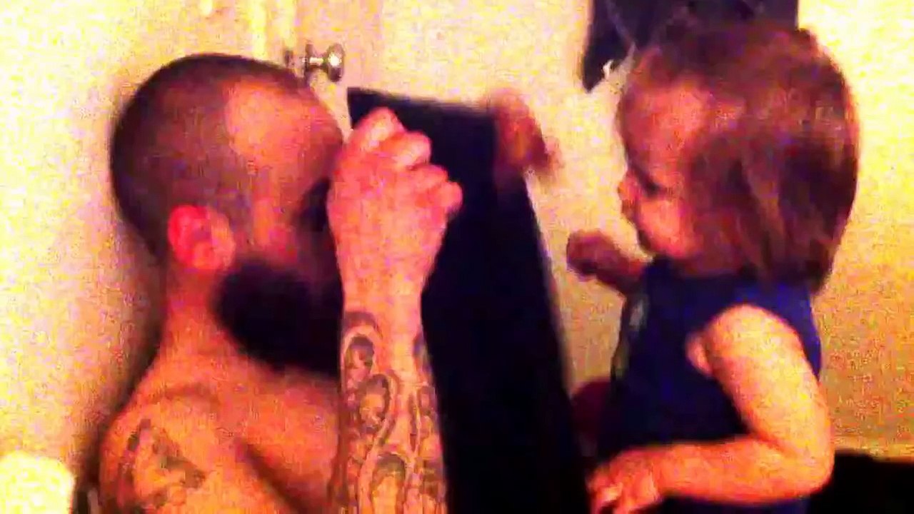 Baby doesn't recognize dad after he shaves beard