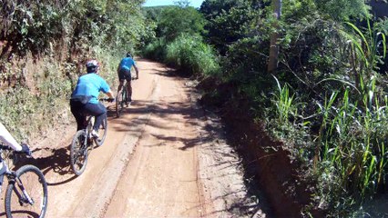 Mountain bike rural, busca das cachoeiras do Vale do Paraíba, SP, Brasil, 2016, 46 km, Equipe de bikers, Marcelo Ambrogi