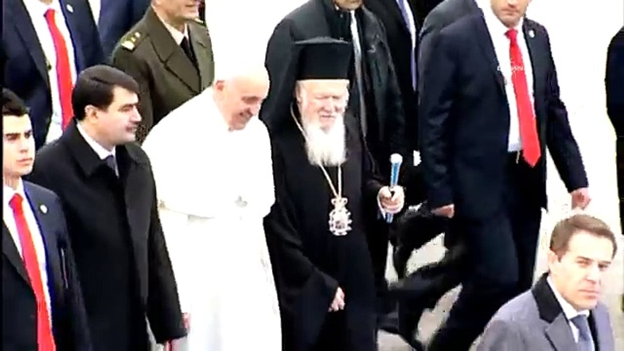 Papa düşme tehlikesi geçirdi