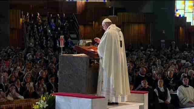 El papa alude a excluidos y víctimas de violencia en su homilía en basílica de Guadalupe