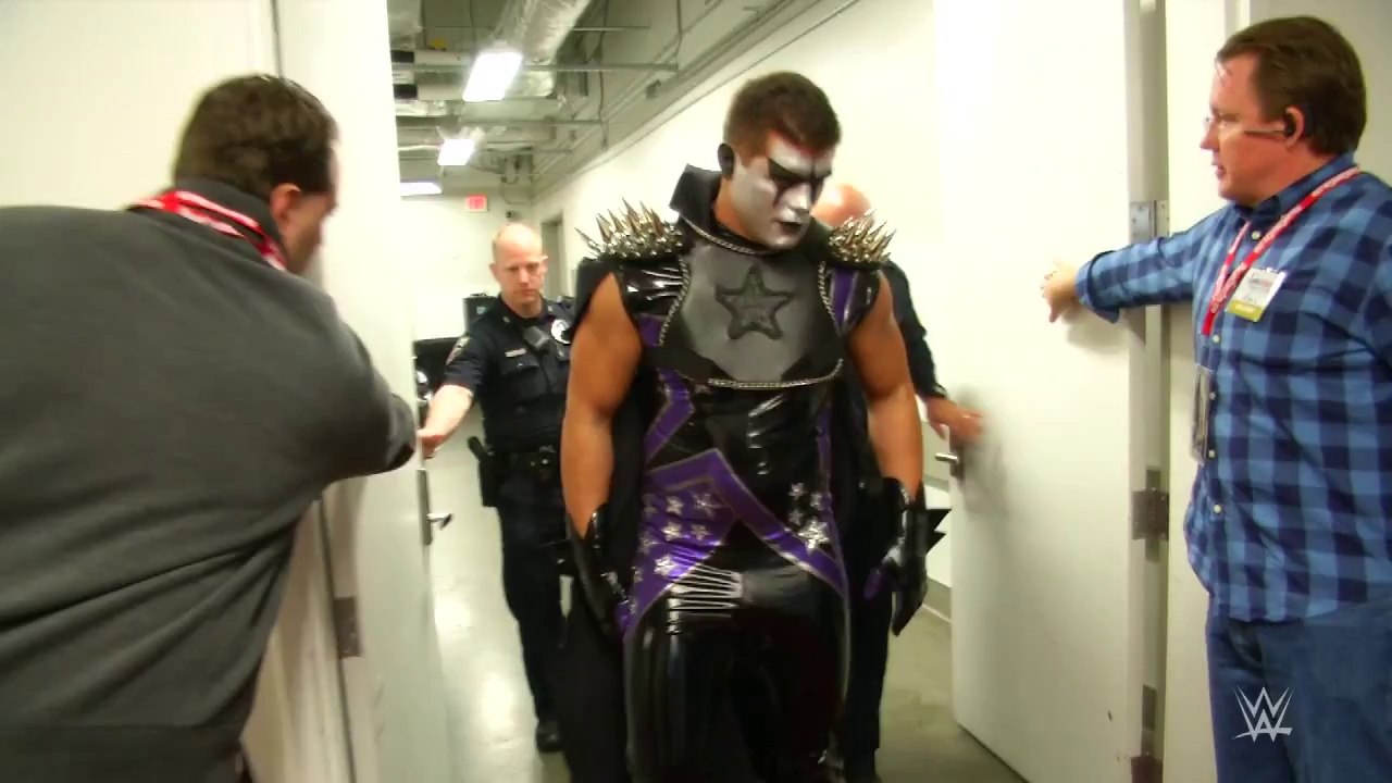 Watch the ENTIRE Stardust_Stephen Amell confrontation at Dallas Comic Con 2016!
