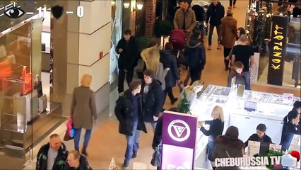 Ketika Wanita Berjilbab dan Tanpa Jilbab diganggu.. Ini Bedanya..!!