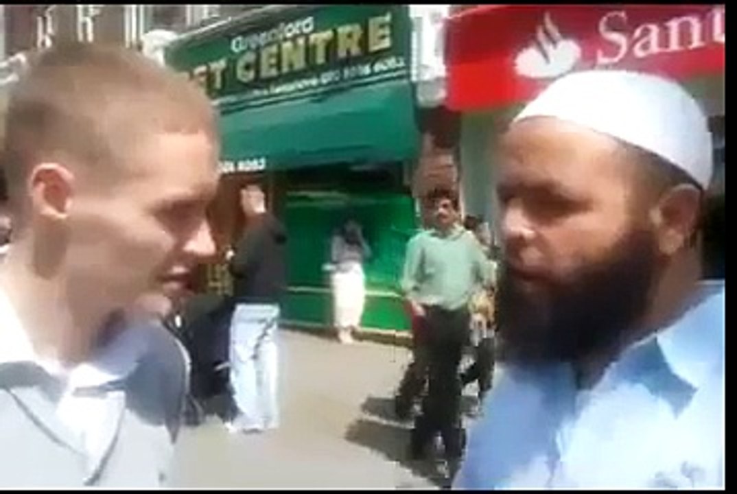 جماعة الدعوة والتبليغ في شوارع استراليا يدعون الناس الى الله وإعتناق اﻹسلام