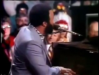 Pastor Andrae Crouch Through It All... Testimony