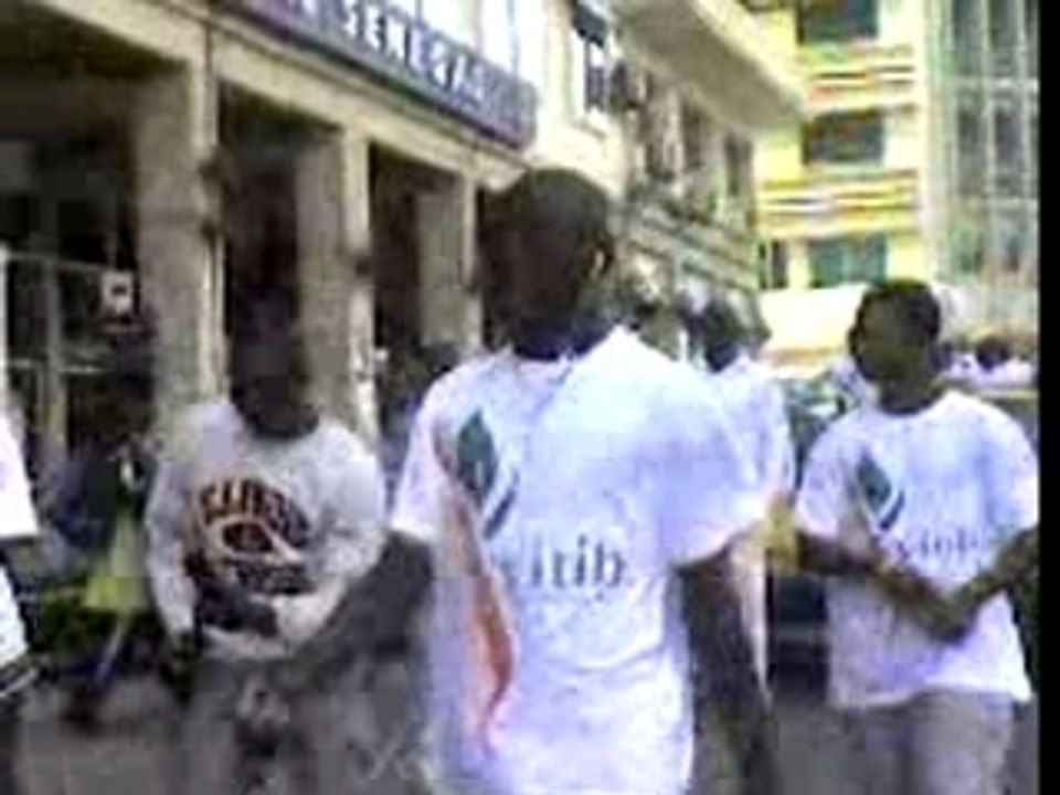 26-05-07 dakar marche d'avant match