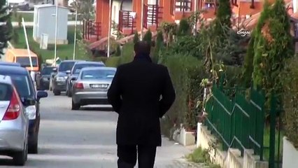 Belediye başkanı işe otobüsle gidip geliyor