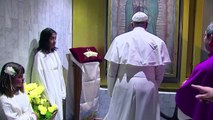Papa reza en solitario a la Virgen de Guadalupe