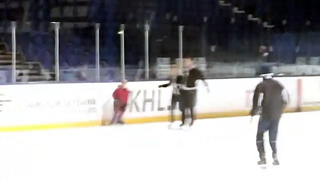 Катание на коньках часть 4