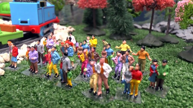 Thomas & Friends Minions Funny Pranks Peppa Pig Tom Moss Toy Train Play Doh Surprise Eggs