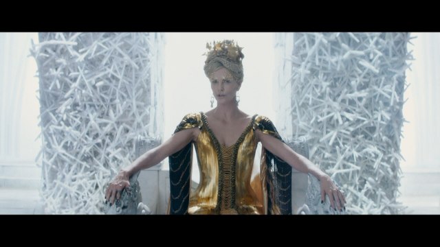 Emily Blunt, Jessica Chastain, Chris Hemsworth In 'The Huntsman Winter's War' Trailer