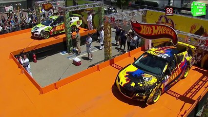 Двойная мертвая петля на автомобиле - мировой рекорд - Hot Wheels Double Loop on the car