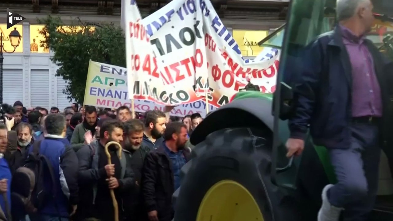 Athènes: des agriculteurs manifestent contre l'austérité, heurts avec les force de l'ordre