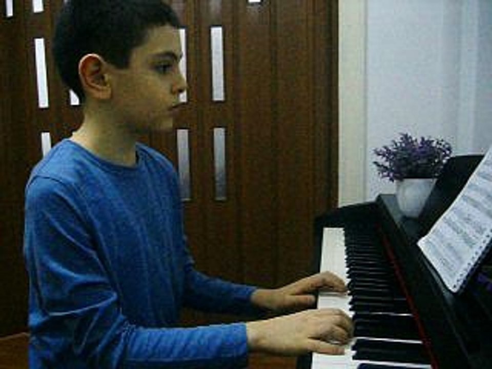 PİYANO DERSİ... MEDARMONİ SANAT AKADEMİSİ-www.medarmonisanat.com