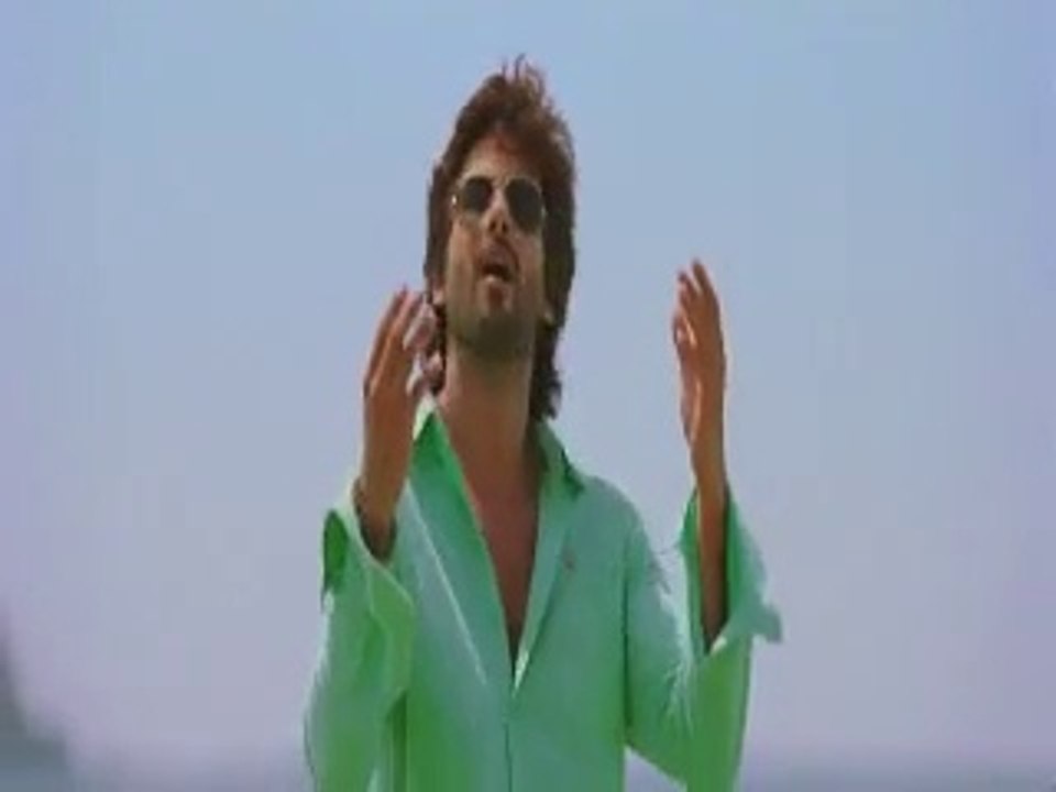 dhokha_dhadi_mp4_video_song_rajkumar_2013_mp4_video_songsdhokha_dhadi_mp4_video_song_rajkumar_2013_mp4_video_songs