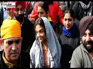 Aishwarya Visits Golden Temple