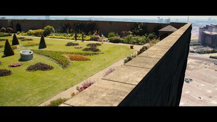 HIGH-RISE Tom Hiddleston