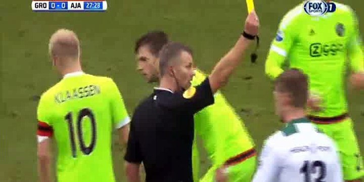 Mike van der Hoorn Gets Yellow Card - Groningen vs Ajax - Dutch Eredivisie - 14.02.2016