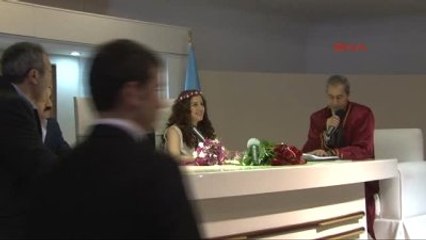 Sevgililer Günü'nde Nikah Dairelerinde Yoğunluk Yaşandı