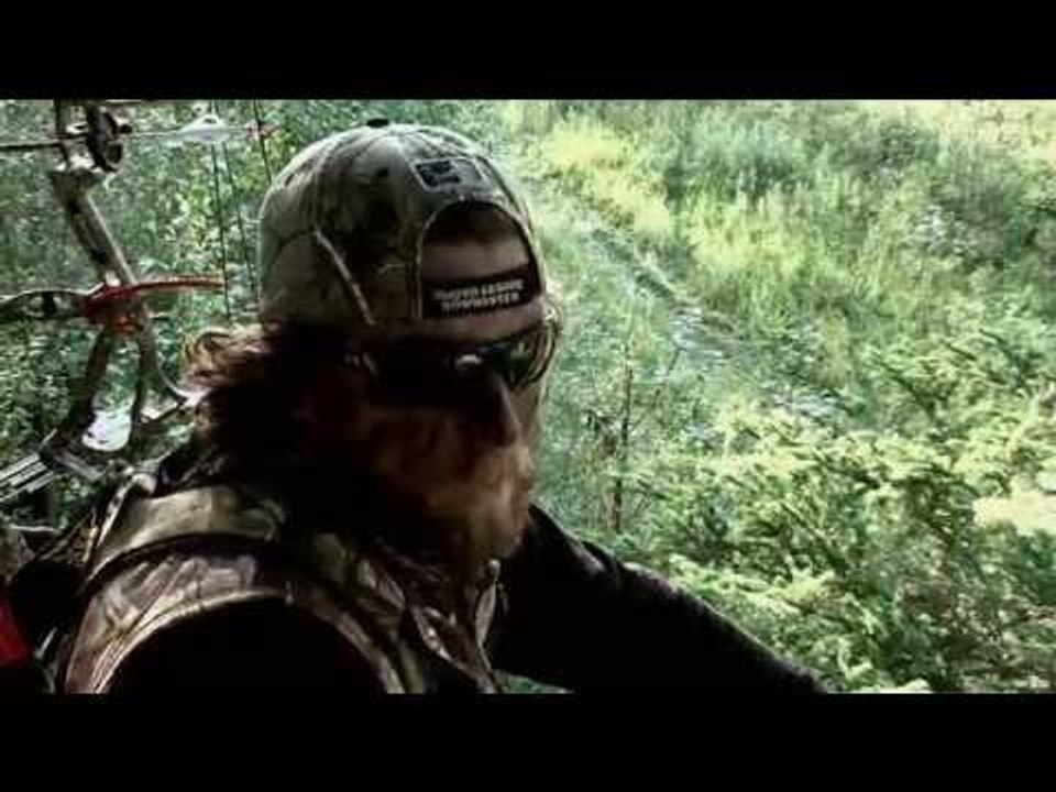 Bowhunting Deer With In Alberta