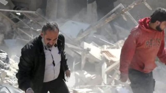 Rus Uçakları Sivil Yerleşim Yerine Saldırdı
