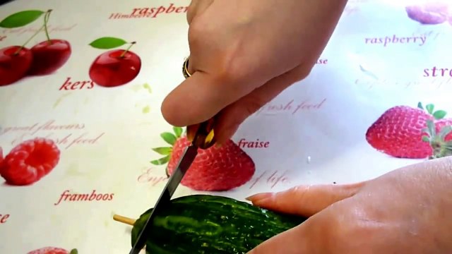 Украшения из огурца.(спираль) Украшения из овощей. Decoration Of Vegetables