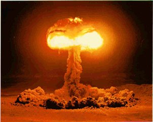 First Atomic Bomb   /// Atom bombası denemesi ve etkileri - (Top Ateşi ile)
