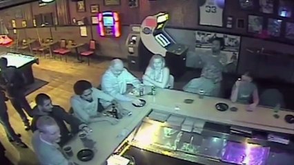 JALOUSE, ELLE MET LE FEU AUX CHEVEUX DE SON COPAIN POUR SE VENGER