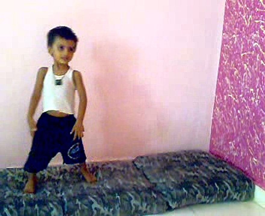 child amazing dance