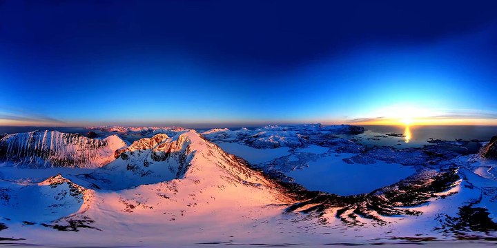 Видео 360° - Экстремальный спуск на лыжах с парашютом