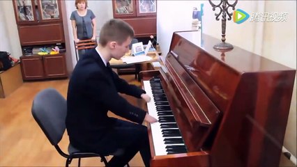 En adoptant ce jeune ado de 12 ans, elle ne s’attendait pas à le surprendre de cette manière: