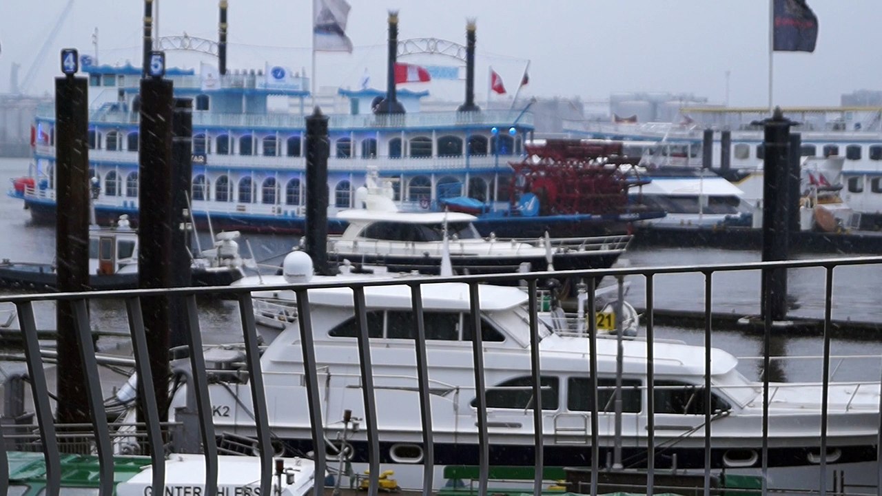 Morgens auf der Elbpromenade...