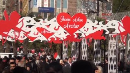 Sevgililer Günü' İçin Kırmızı Halılı Platform