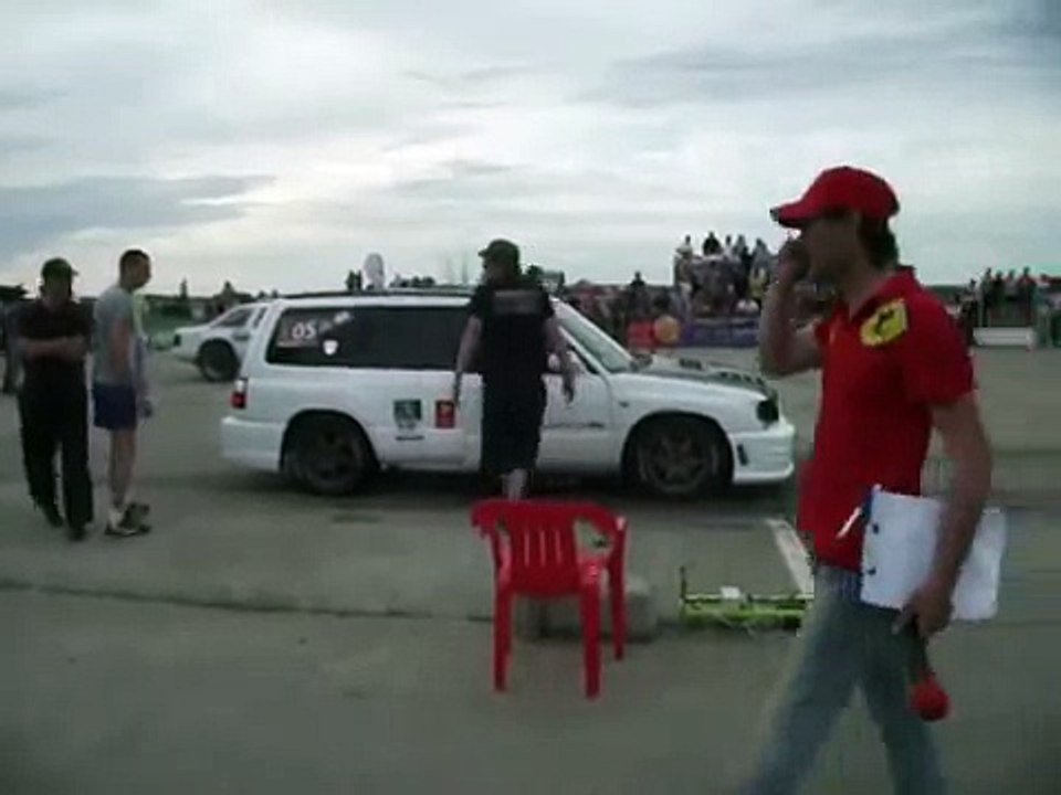 Уличные гонки на машинах 2014 Subaru Forester vs For