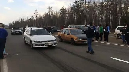 Уличные гонки на машинах 2014 на старых мицубиси