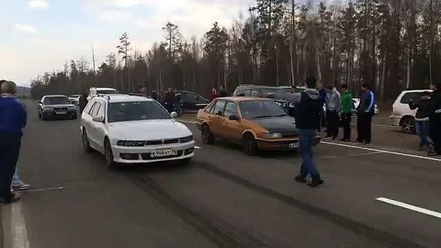Уличные гонки на машинах 2014 на старых мицубиси
