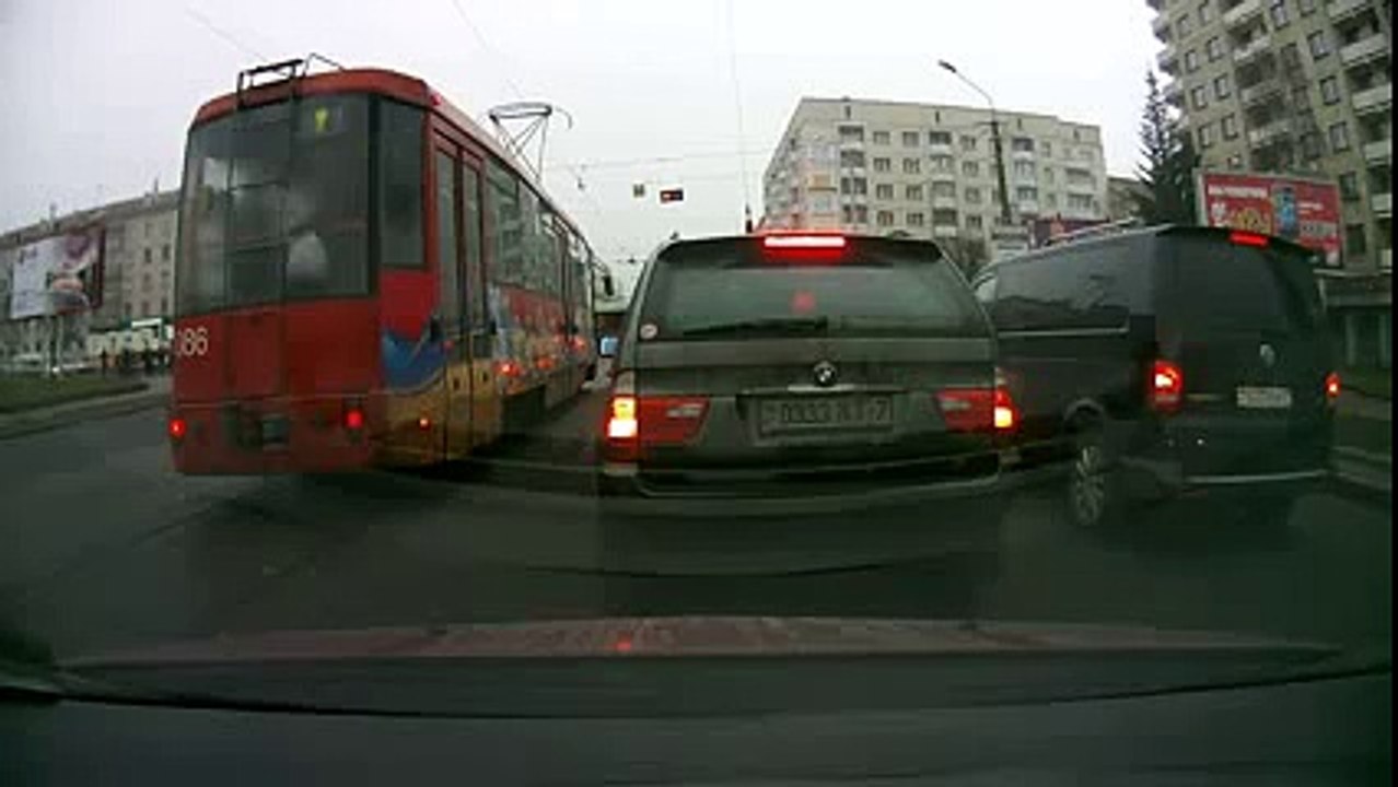 Уличные гонки на самосвале МАЗ, грузовые автомобили