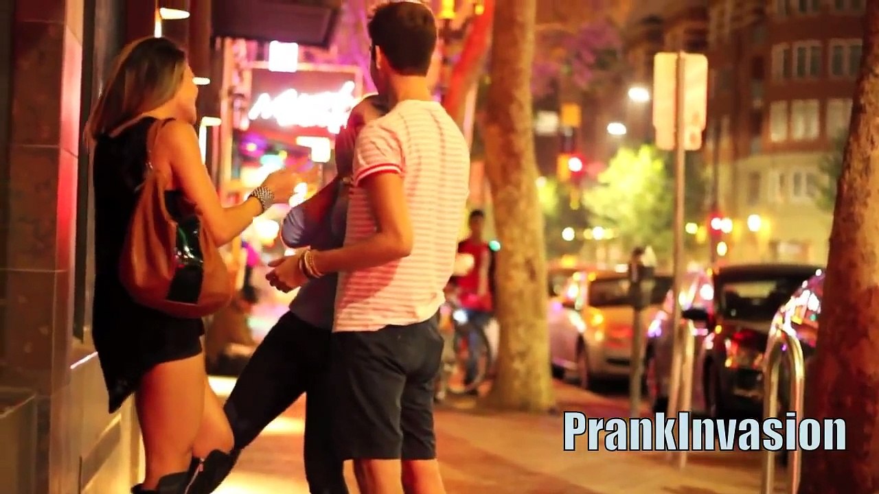Kissing Prank - Finger Game