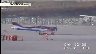 В Сети появилось видео, как самолет улетел без пилота